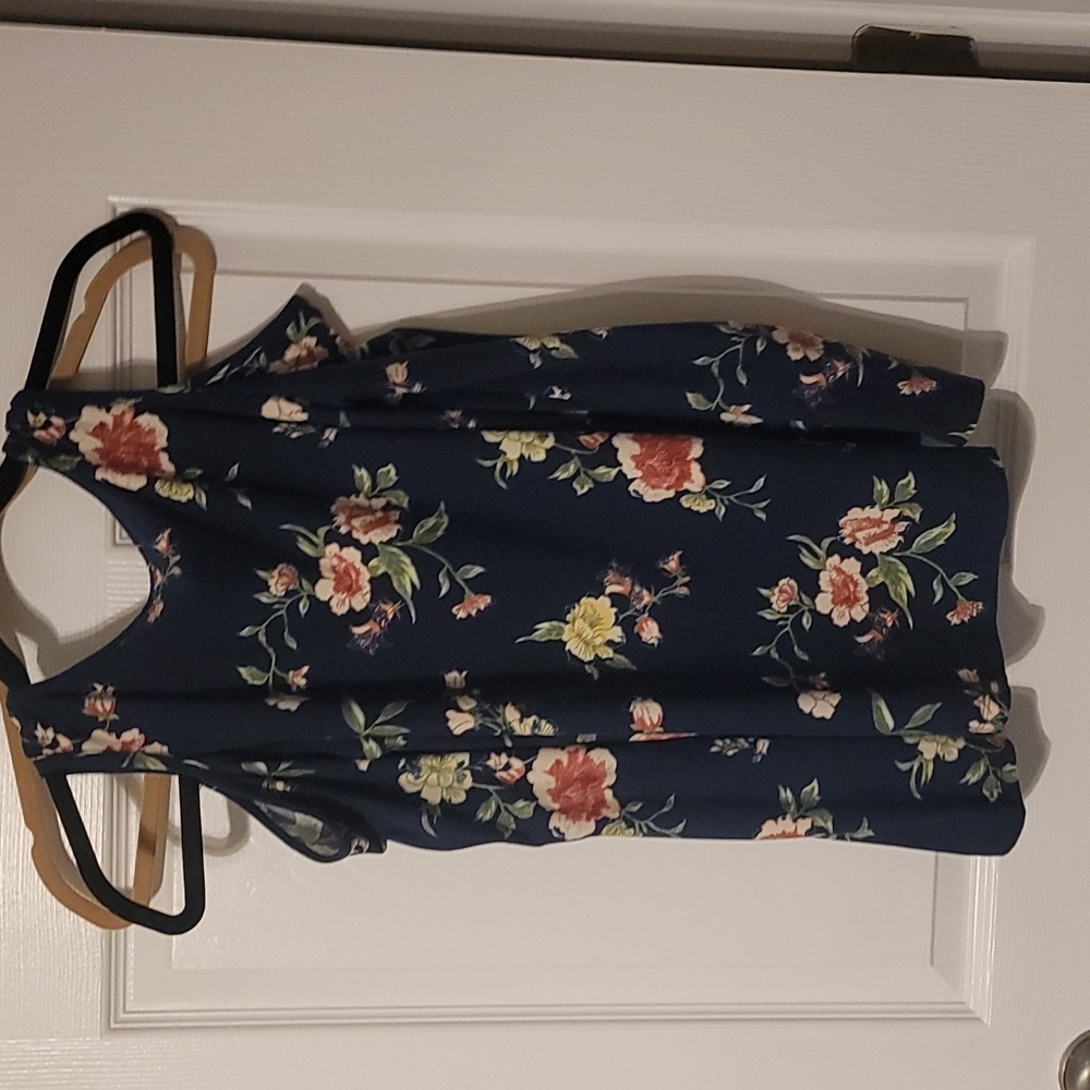 Cold-Shoulder Top - Picture 2 of 3